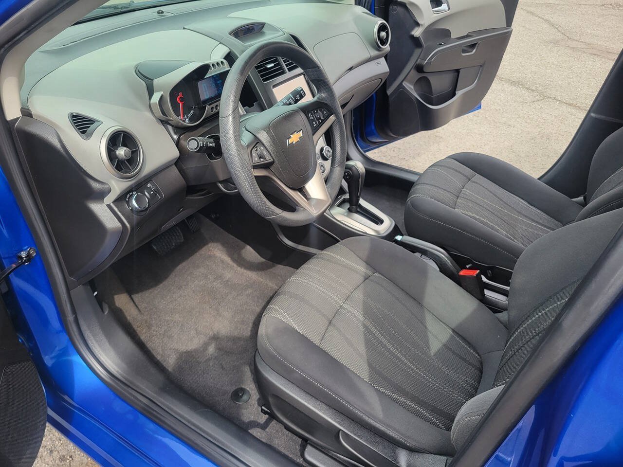 Used 2016 Chevrolet Sonic LT w/ Driver Confidence Package FWD image 15