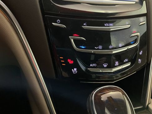 Used 2014 Cadillac XTS Premium FWD image 4