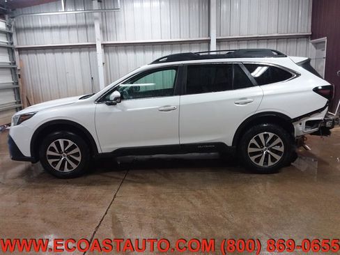 Used 2020 Subaru Outback Premium image 3