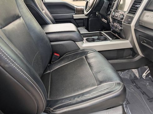Used 2019 Ford F250 Lariat w/ Lariat Ultimate Package AWD/4WD image 12