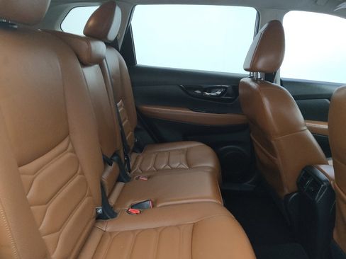 Used 2017 Nissan Rogue SL w/ SL Premium Package image 19