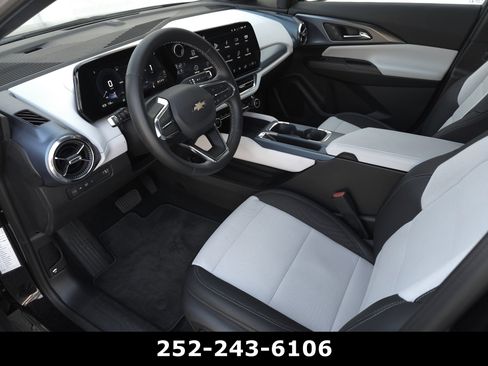 Used 2025 Chevrolet Equinox EV LT image 6