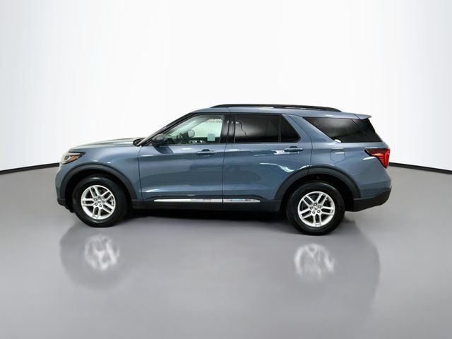 Used 2025 Ford Explorer Active AWD/4WD image 4