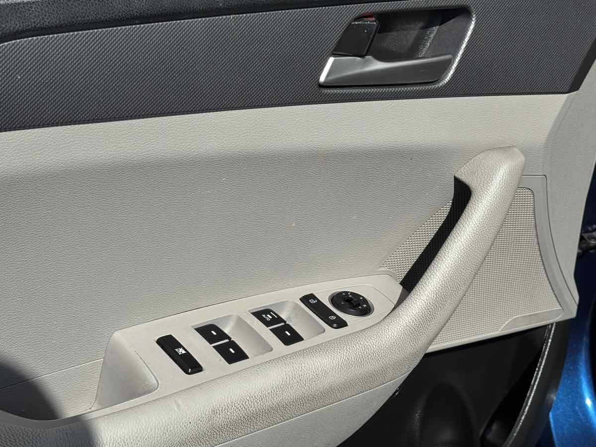 Used 2019 Hyundai Sonata SE FWD image 28