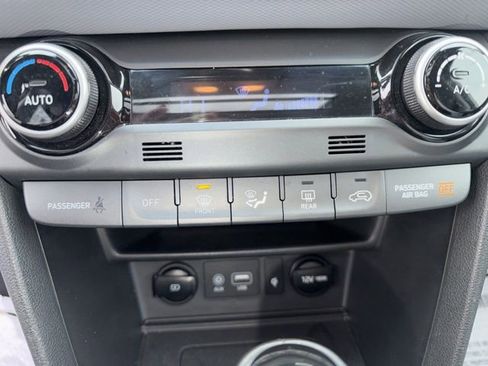 Used 2021 Hyundai Kona Limited image 16