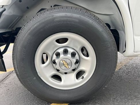 New 2025 Chevrolet Express 2500 Work Van w/ Driver Convenience Package image 18