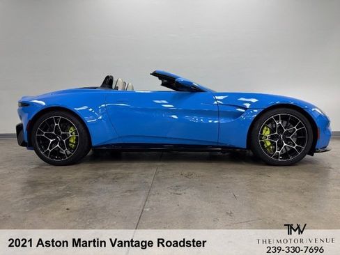 Used 2021 Aston Martin V8 Vantage Roadster RWD image 14