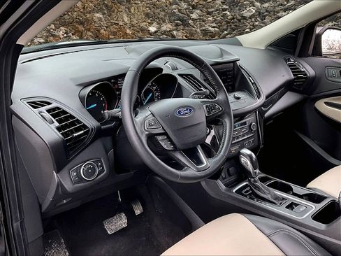 Used 2019 Ford Escape SEL image 12