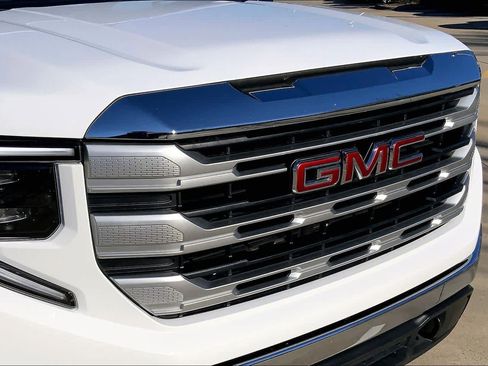 Used 2024 GMC Sierra 1500 SLE image 30
