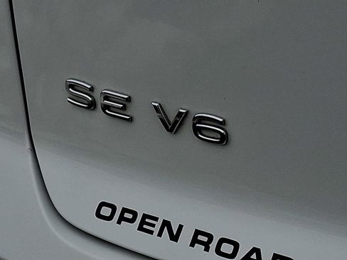 Used 2022 Volkswagen Atlas Cross Sport SE w/ Panoramic Sunroof Package image 29