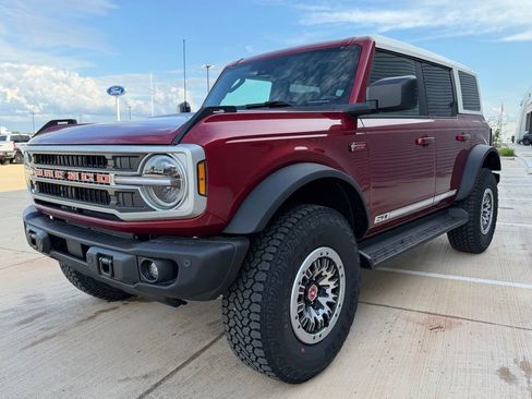 New 2026 Ford Bronco Outer Banks w/ Sasquatch Package AWD/4WD image 7