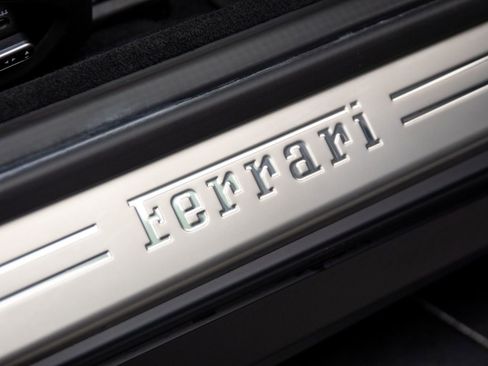 Used 2018 Ferrari GTC4Lusso AWD/4WD image 16
