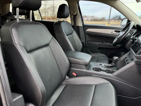 Used 2019 Volkswagen Atlas SE w/ Towing Package image 17