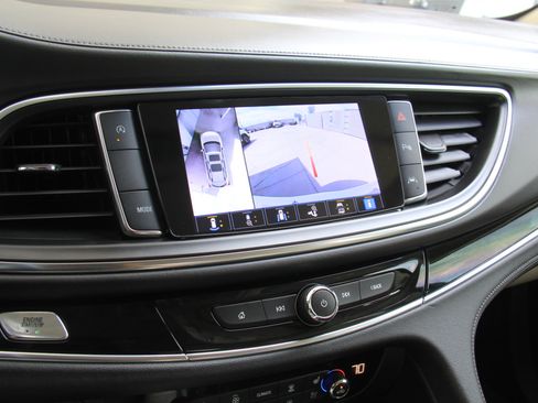 Used 2023 Buick Enclave Avenir w/ Avenir Technology Package image 21