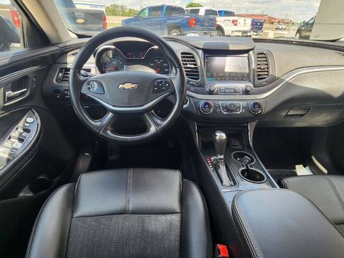 Used 2019 Chevrolet Impala LT FWD image 12