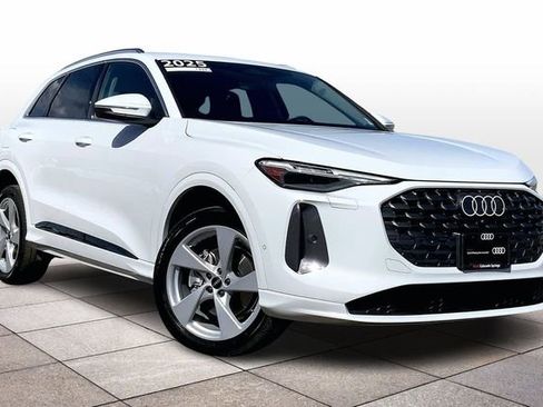 Used 2025 Audi Q5 Premium Plus w/ Premium Plus image 2