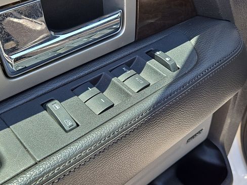 Used 2013 Ford F150 Platinum AWD/4WD image 22