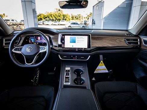 New 2026 Volkswagen Atlas SE image 29