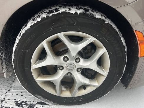 Used 2017 Chrysler Pacifica Touring-L w/ Tire & Wheel Group image 12