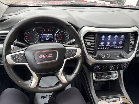 Used 2023 GMC Acadia SLE w/ Driver Convenience Package image 11