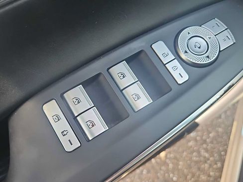 Used 2023 Genesis GV70 2.5T w/ Sport Prestige Package AWD/4WD image 15