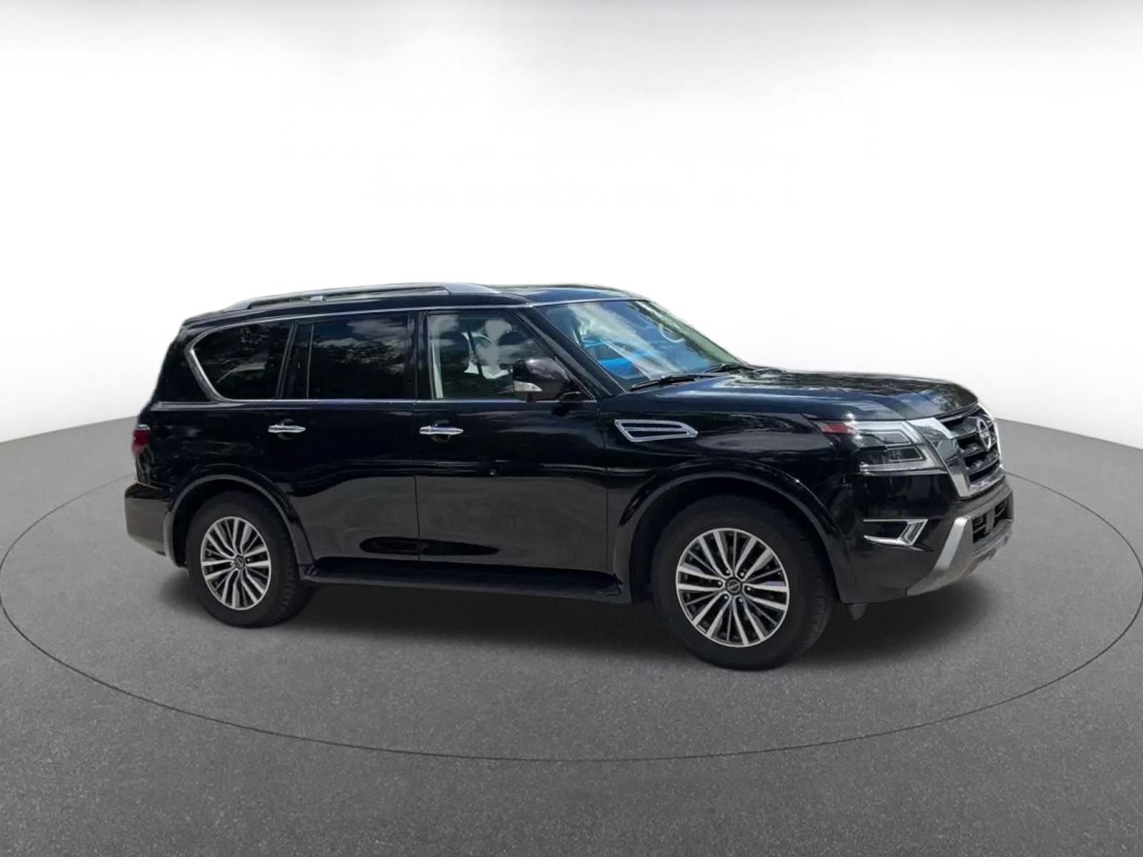Used 2024 Nissan Armada SL RWD image 2