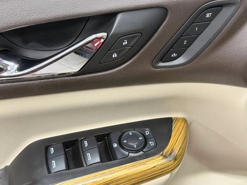 Used 2017 GMC Acadia Denali w/ Technology Package FWD image 23