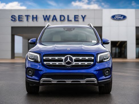 Used 2021 Mercedes-Benz GLB 250 4MATIC image 2