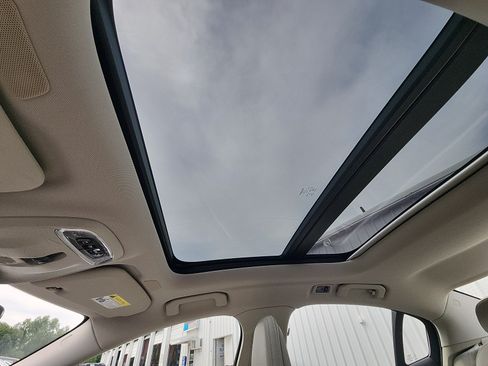 Used 2020 Volvo S60 T5 Momentum FWD image 21