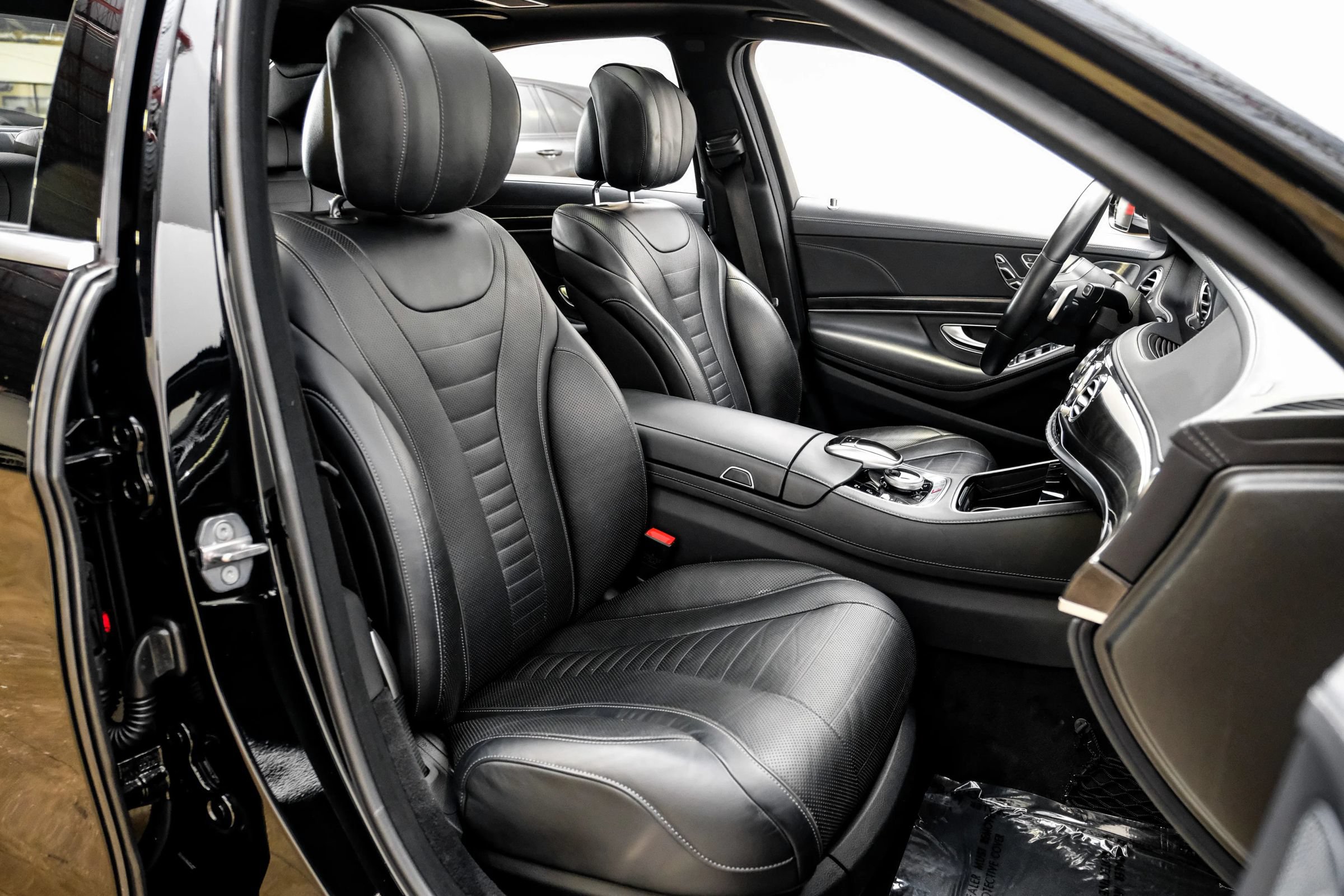 Used 2020 Mercedes-Benz S 560 Sedan image 32