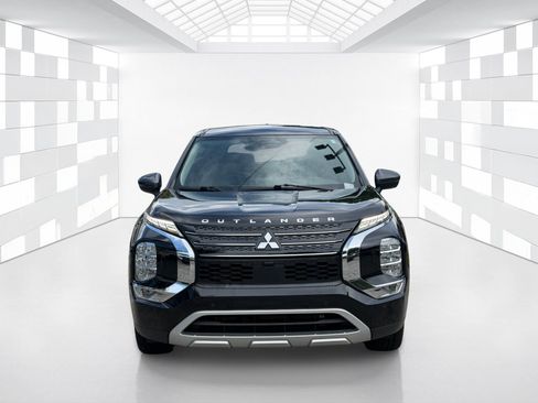 Used 2022 Mitsubishi Outlander SE AWD/4WD image 2