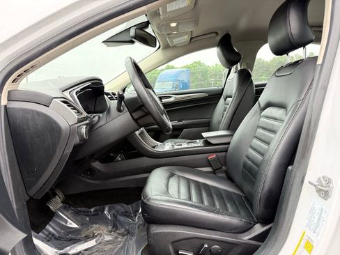 Used 2018 Ford Fusion SE w/ Equipment Group 602A FWD image 13