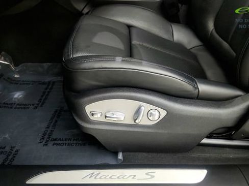 Used 2024 Porsche Macan S AWD/4WD image 48