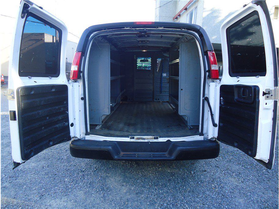 Used 2016 Chevrolet Express 2500 RWD image 19