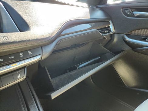Used 2019 Cadillac XT4 Sport w/ Enhanced Visibility Package FWD image 15