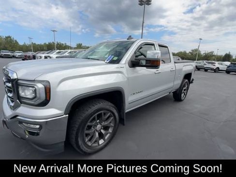 Used 2017 GMC Sierra 1500 SLT w/ SLT Premium Package AWD/4WD image 4