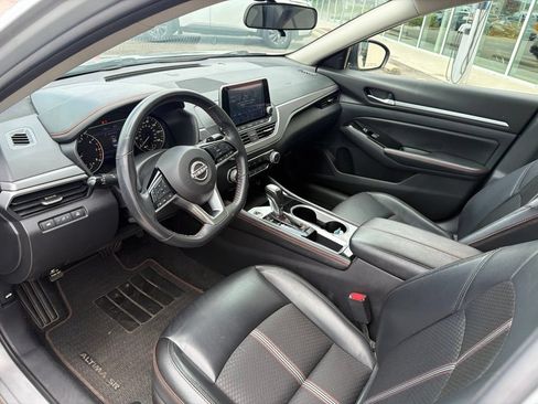 Used 2024 Nissan Altima 2.5 SR FWD image 17