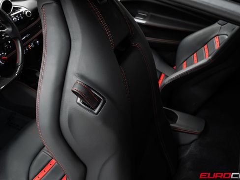 Used 2022 Ferrari F8 Tributo RWD image 41