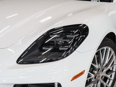 Certified 2025 Porsche Panamera image 28