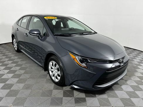 Used 2026 Toyota Corolla LE FWD image 3