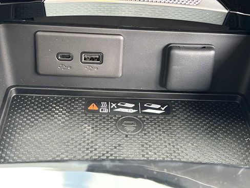 New 2025 Buick Envision Avenir image 6