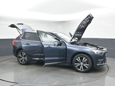 Used 2023 Volvo XC60 B5 Ultimate w/ Climate Package FWD image 55
