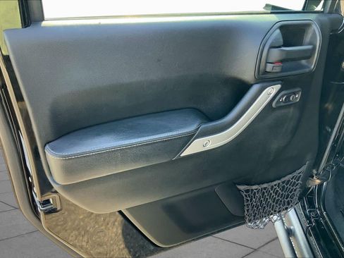 Used 2017 Jeep Wrangler Unlimited Rubicon AWD/4WD image 20