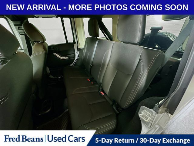 Used 2018 Jeep Wrangler Unlimited Rubicon w/ Cold Weather Group AWD/4WD image 29