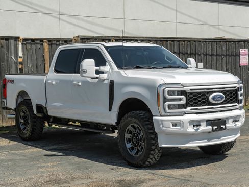 Used 2023 Ford F250 XLT w/ XLT Premium Package image 7