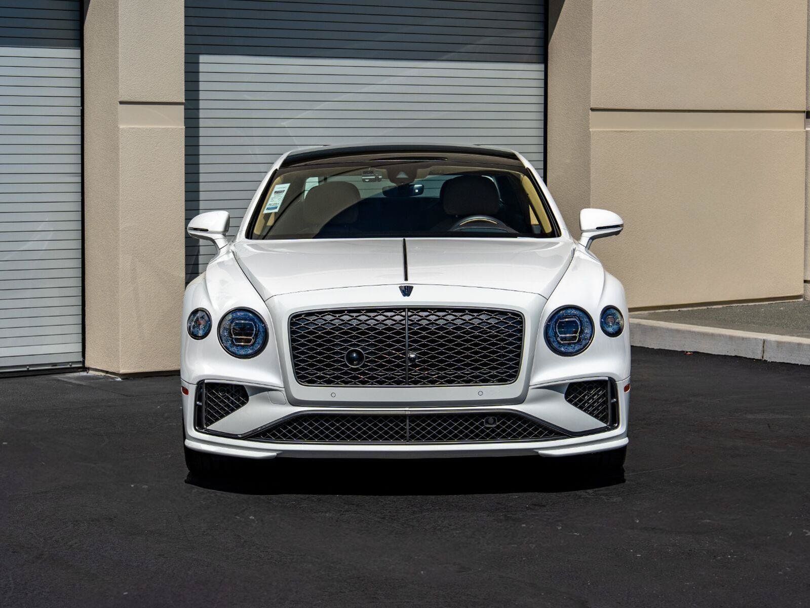 Used 2025 Bentley Flying Spur Plug-In Hybrid AWD/4WD image 2