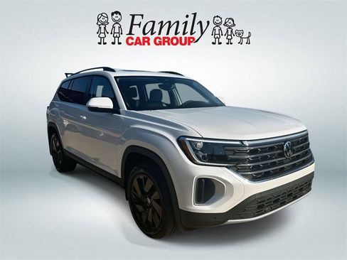 New 2026 Volkswagen Atlas SE FWD image 2