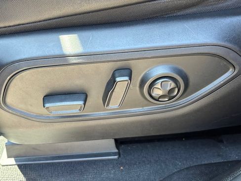 Used 2022 Jeep Grand Cherokee L Limited RWD image 15