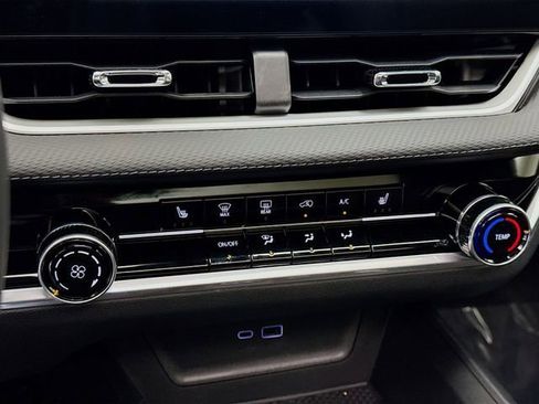 New 2026 Chevrolet Equinox LT image 18