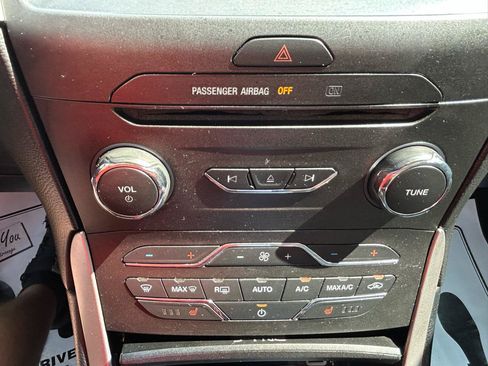Used 2016 Ford Edge SEL w/ Equipment Group 201A AWD/4WD image 27